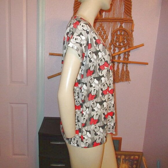 Disney Moody Minnie Mouse Ringer T-Shirt M Oversized V-Neck Short Sleeves NWT - Picture 5 of 10